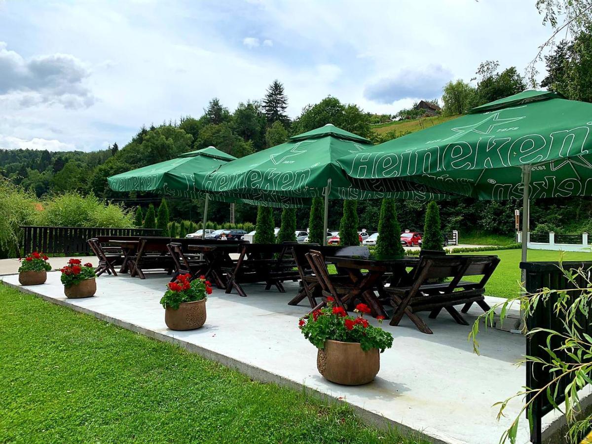 Flori De Mar Hotel Poiana Mărului Екстериор снимка