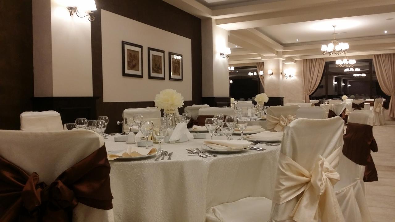 Flori De Mar Hotel Poiana Mărului Екстериор снимка