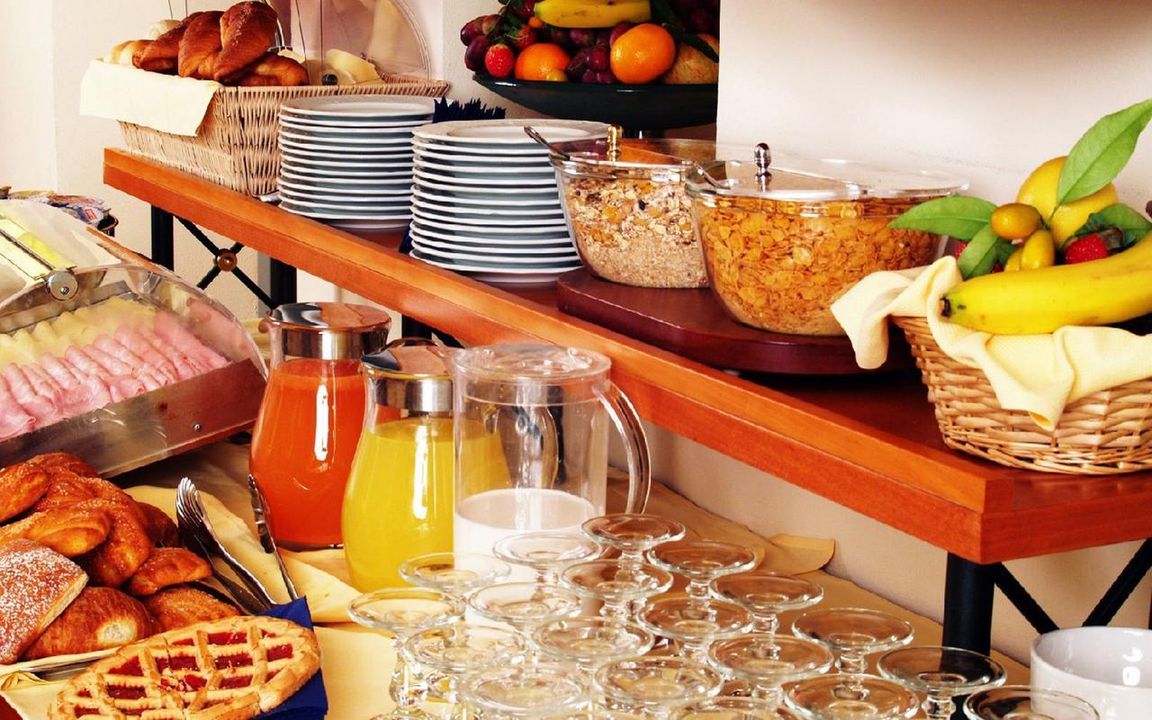 Flori De Mar Hotel Poiana Mărului Екстериор снимка