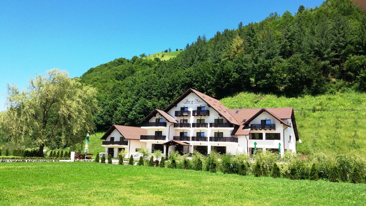 Flori De Mar Hotel Poiana Mărului Екстериор снимка
