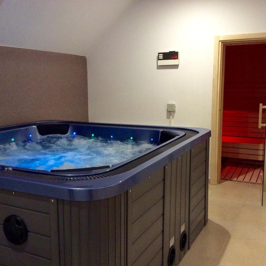 Flori De Mar Hotel Poiana Mărului Екстериор снимка